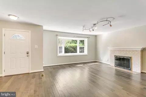 7310 Foxe Pl, Springfield, VA 22151 photo 9