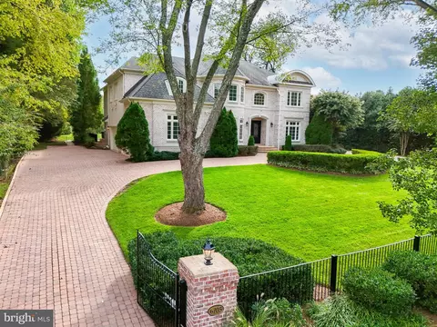 6705 Sorrel St, Mclean, VA 22101