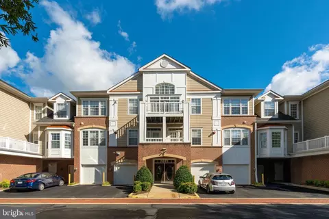 7871 Rolling Woods Ct #1402, Springfield, VA 22152