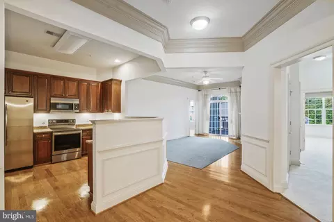 7871 Rolling Woods Ct #1402, Springfield, VA 22152 photo 2