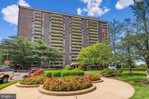 1800 Old Meadow Rd #711, Mclean, VA 22102
