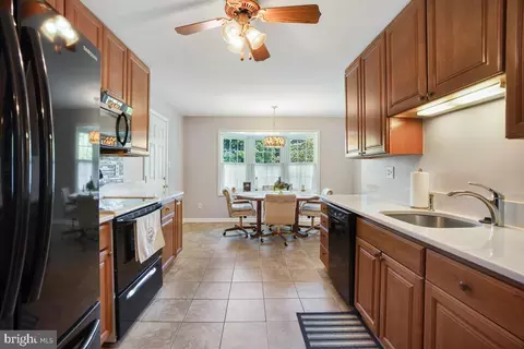 6212 Zekan Ln, Springfield, VA 22150 photo 9