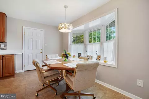 6212 Zekan Ln, Springfield, VA 22150 photo 11