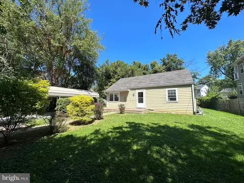 2039 Cherri Dr, Falls Church, VA 22043