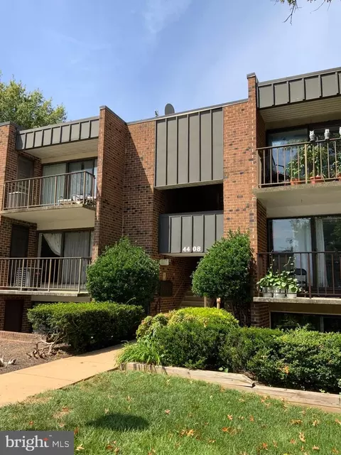 4408 Island Pl #101, Annandale, VA 22003