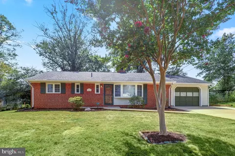 7419 Chatham St, Springfield, VA 22151