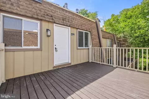 7940 Sausalito Pl #E, Alexandria, VA 22309