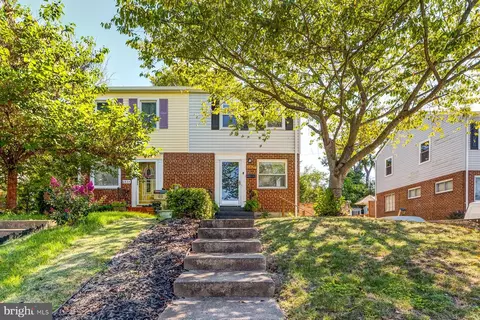 6827 Radcliffe Dr, Alexandria, VA 22307
