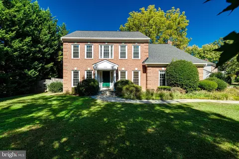 408 Druid Hill Rd NE, Vienna, VA 22180