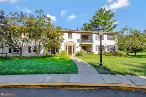 5803 D Rexford Dr #814, Springfield, VA 22152 photo 2