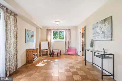 8905 Victoria Rd, Springfield, VA 22151 photo 8