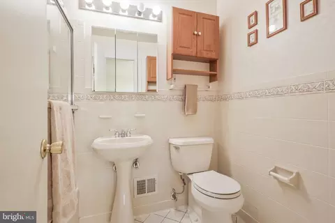 8905 Victoria Rd, Springfield, VA 22151 photo 26