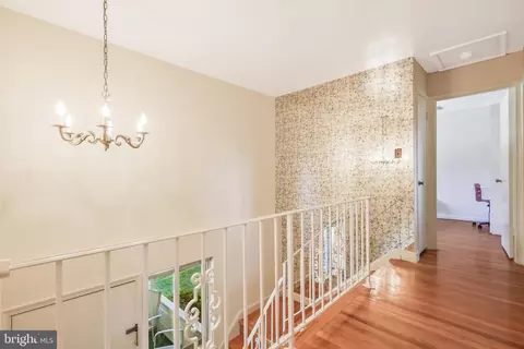 8905 Victoria Rd, Springfield, VA 22151 photo 28