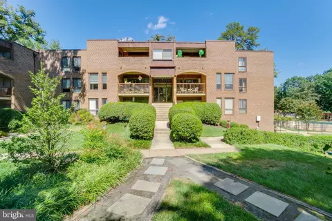 11200 Chestnut Grove Sq #11200-202, Reston, VA 20190