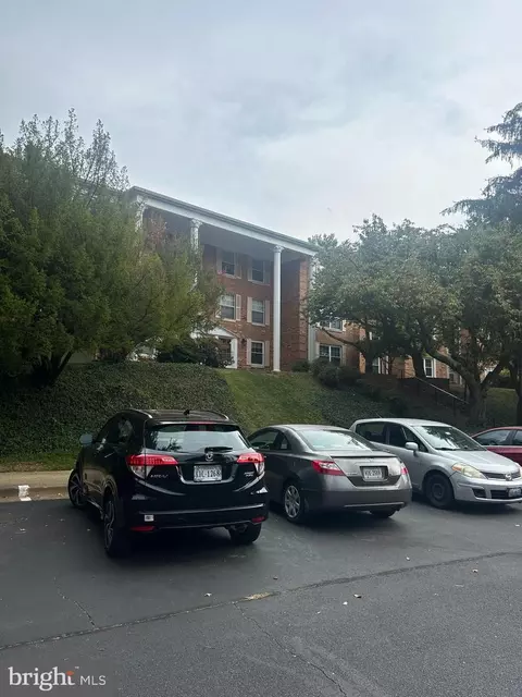 7721 Tremayne Pl #304, Mclean, VA 22102