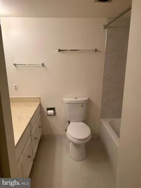 7721 Tremayne Pl #304, Mclean, VA 22102 photo 10