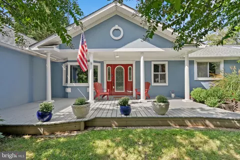 7714 Thor Dr, Annandale, VA 22003