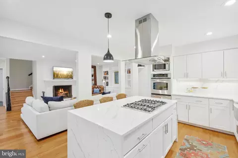 1720 Chesterbrook Vale Ct, Mclean, VA 22101 photo 7