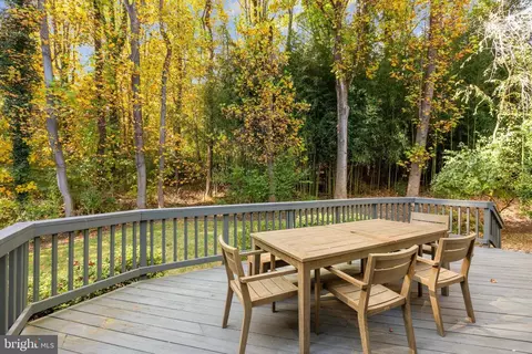 1720 Chesterbrook Vale Ct, Mclean, VA 22101 photo 11
