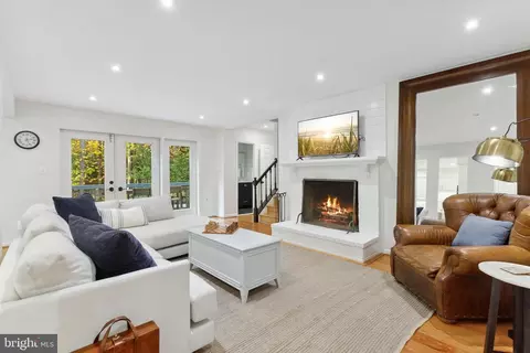 1720 Chesterbrook Vale Ct, Mclean, VA 22101 photo 10