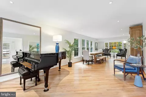 1720 Chesterbrook Vale Ct, Mclean, VA 22101 photo 12
