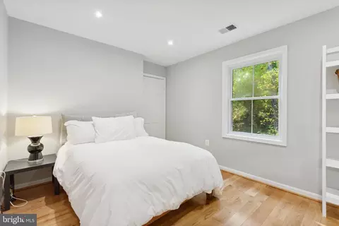 1720 Chesterbrook Vale Ct, Mclean, VA 22101 photo 28