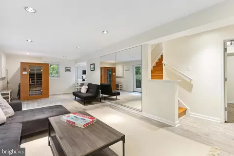 1720 Chesterbrook Vale Ct, Mclean, VA 22101 photo 30
