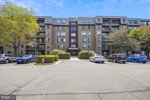 2817 Jermantown Rd #103, Oakton, VA 22124