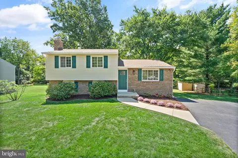 12770 Bradwell Rd, Herndon, VA 20171