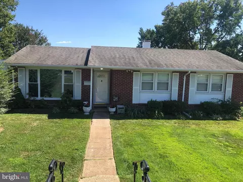 4913 Upland Dr, Alexandria, VA 22310