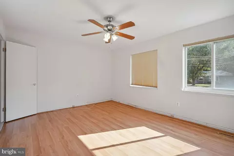 6208 Frontier Dr, Springfield, VA 22150 photo 10