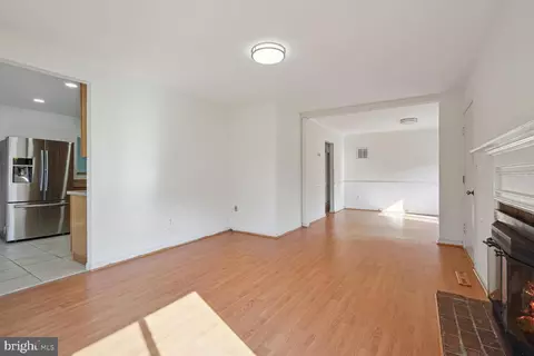 6208 Frontier Dr, Springfield, VA 22150 photo 4