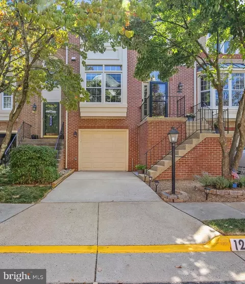 12023 Lisa Marie Ct, Fairfax, VA 22033