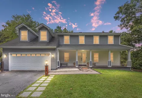 13306 Tuckaway Dr, Fairfax, VA 22033