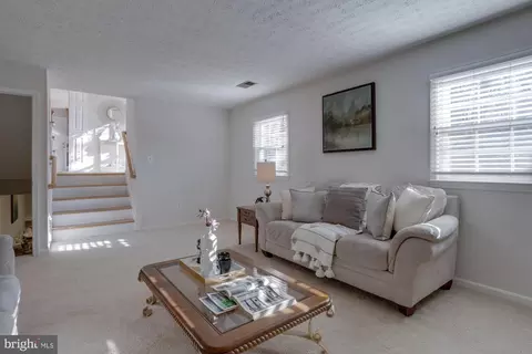9306 Winbourne Rd, Burke, VA 22015 photo 9