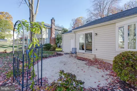 9306 Winbourne Rd, Burke, VA 22015 photo 34