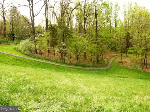 9306 Winbourne Rd, Burke, VA 22015 photo 46