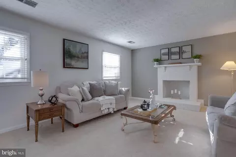 9306 Winbourne Rd, Burke, VA 22015 photo 8