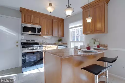 9306 Winbourne Rd, Burke, VA 22015 photo 13