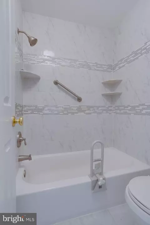 9306 Winbourne Rd, Burke, VA 22015 photo 24