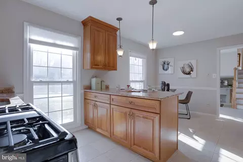 9306 Winbourne Rd, Burke, VA 22015 photo 15