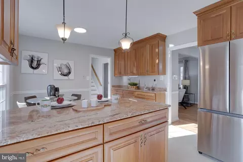 9306 Winbourne Rd, Burke, VA 22015 photo 16