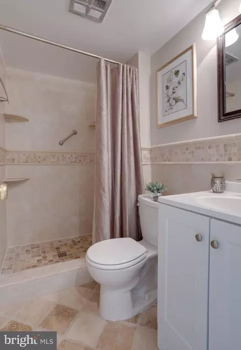 9306 Winbourne Rd, Burke, VA 22015 photo 32