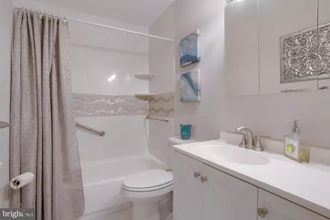 9306 Winbourne Rd, Burke, VA 22015 photo 27