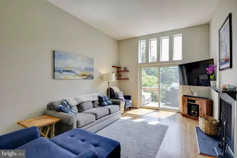 1621 Inlet Ct, Reston, VA 20190 photo 4