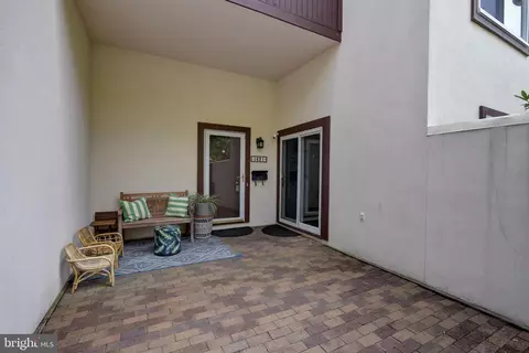 1621 Inlet Ct, Reston, VA 20190 photo 2