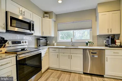 1621 Inlet Ct, Reston, VA 20190 photo 10