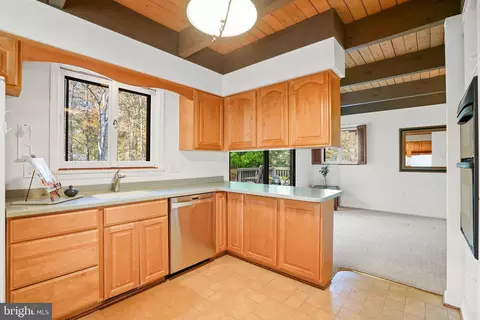 12107 Stirrup Rd, Reston, VA 20191 photo 14
