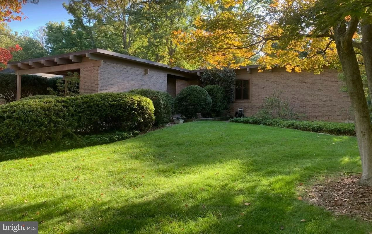 12107 Stirrup Rd, Reston, VA 20191 photo 2