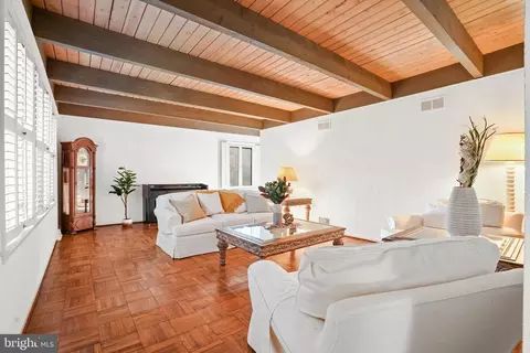 12107 Stirrup Rd, Reston, VA 20191 photo 5